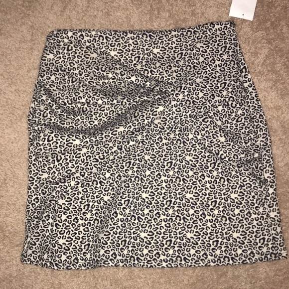 6 for $39: dresses/skirts—NWT and EUC - Picture 9 of 16